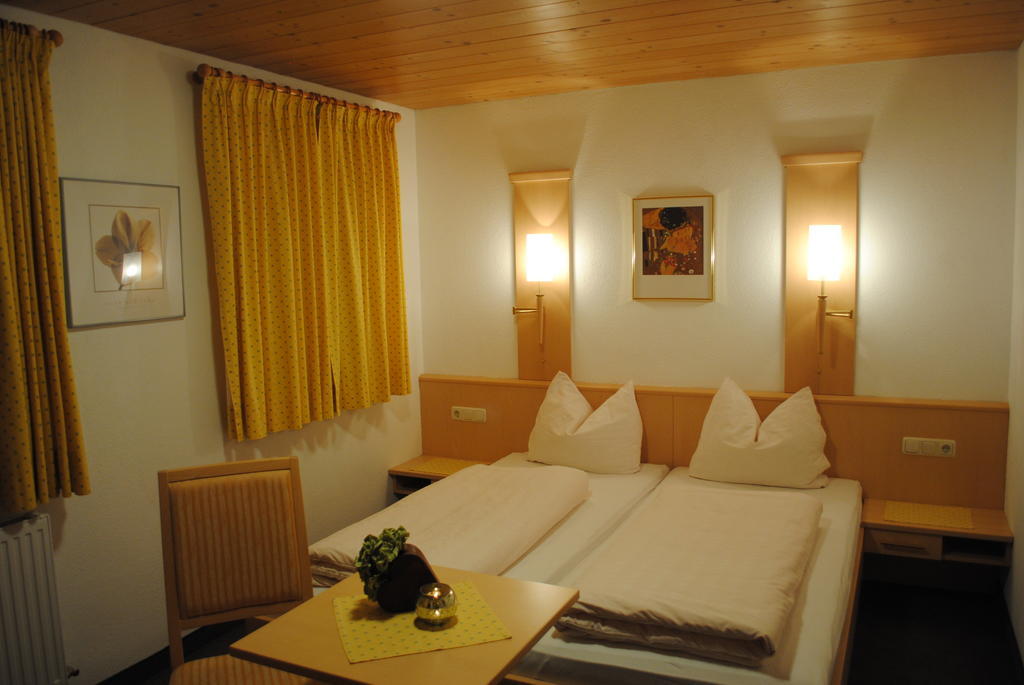 Apartamento Haus Untergand Sankt Anton am Arlberg Habitación foto